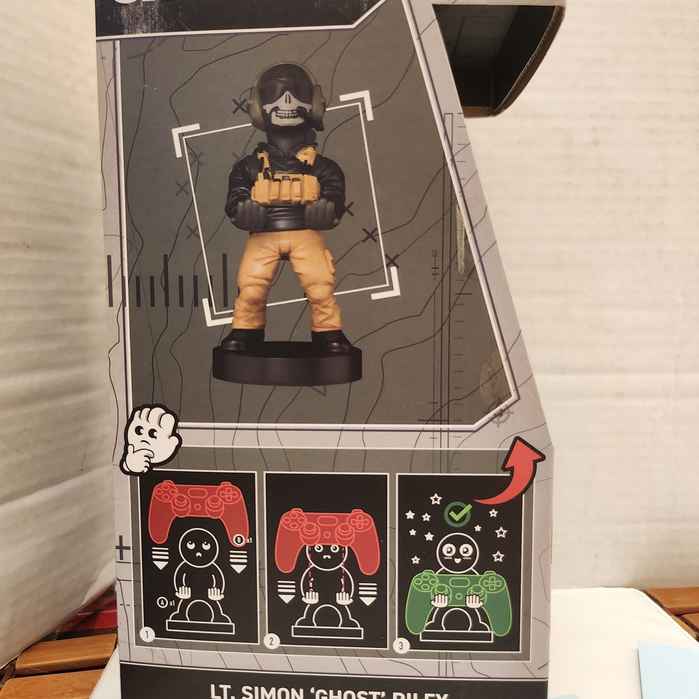 Lt. Simon 'Ghost' Riley Figure - Picture 4 of 5